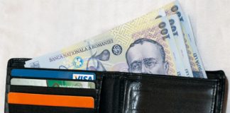 Peste 70 % dintre români descriu situația economică a țării negativ; prețurile la energie și inflația, principalele îngrijorări