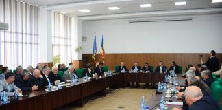 (Aproape) toti primarii vasluieni, la sfat cu vicepremierul Paul stanescu
