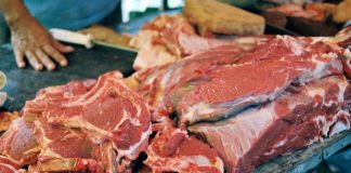 Inspectorii DSVSA au inceput monitorizarea pestei porcine si a trichinelozei