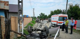 Un tanar de 19 ani, fara permis de conducere, si-a omorat fratele de 12 ani in urma unui grav accident