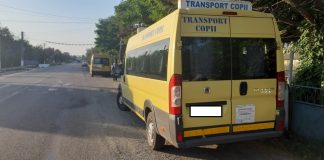 Inconștiență criminală: Șofer de microbuz pentru elevi, prins beat la volan
