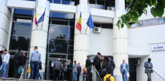 Nici finantistii nu mai stiu ce sa creada: batalie pe jumatate pierduta sau pe jumatate castigata?!