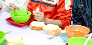 Mii de elevi din Vaslui, Huși, Murgeni și comunele Zorleni, Fălciu, Bogdana, Băcești, Bogdănița, Ghermănești, Văleni și Tăcuta, prânz cald la școală