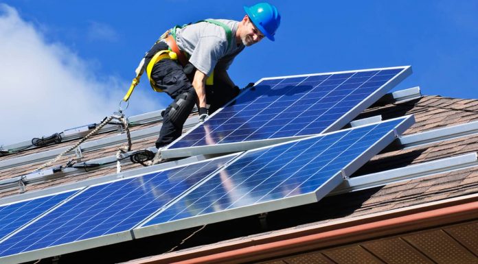 Autoritățile publice vor avea la dispoziție bani pentru investiții în surse regenerabile de energie și stocarea energiei