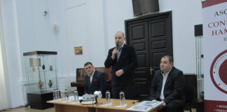 Calendarul 2020, ilustrat cu caricaturi ale unor mari personalitati barladene