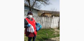 Vârstnicii și cei izolați la domiciliu, sprijiniți de Episcopia Hușilor