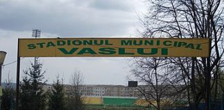 Zeci de vasluieni întorși din străinătate, „izolați” pe Stadionul Municipal
