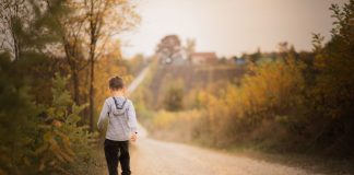 Copiii sărmani din rural, tichete cadou de 180 de lei