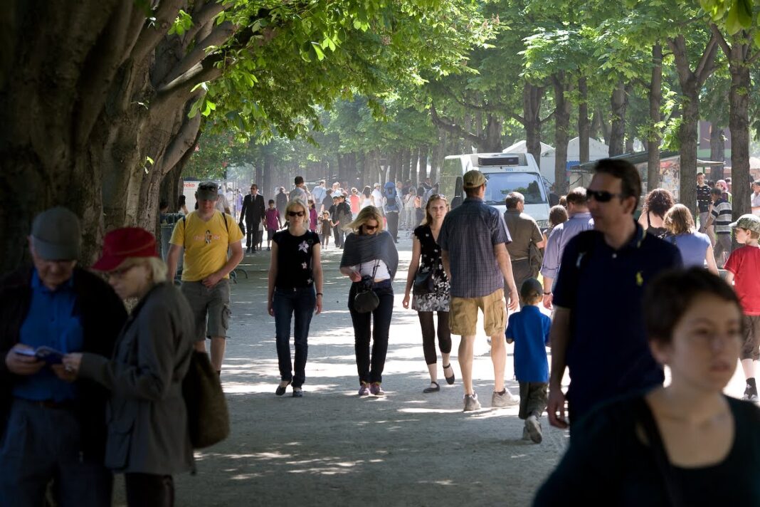 Peste 85% dintre români se așteaptă ca țara să se confrunte în următoarele luni cu probleme economice