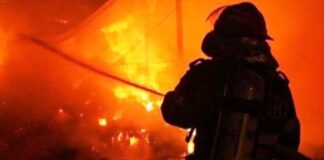 Trupul unui bărbat de 61 din Costești găsit de pompieri carbonizat în ușa anexei în flăcări