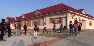 Școala a început „normal” în județul Vaslui, în coloană!