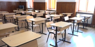 Cursurile „față în față”, suspendate în 20 de clase din 10 unități școlare
