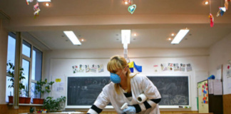 SARS-CoV-2 a închis alte 72 de clase din Bârlad, Huși, Negrești, Murgeni, Vaslui și Todirești