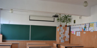 Alte 41 de clase din Bârlad, Huși, Bogdănița și Perieni se mută în mediul online