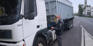 Autovehicul cu număr fals de înmatriculare, descoperit în Albița