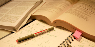 S-au afișat variantele de subiecte pentru examenele naționale 2021