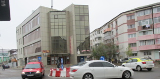 Bârlad: fântână arteziană la giratoriul de la Gura Leului