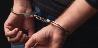 Arestat după ce și-a bătut tatăl