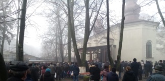 Boboteaza în pandemie: distanțare si nu prea!