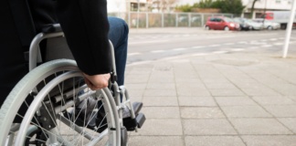 Persoanele cu handicap vor putea folosi biletele de transport interurban din acest an și în ianuarie 2021
