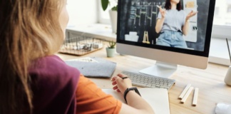 Alte 14 școli și grădinițe din județ intră în scenariul roșu: copiii vor învăța în sistem online!