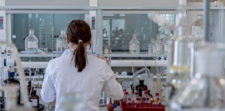 Doi elevi din Vaslui, aur și bronz la naționala de chimie
