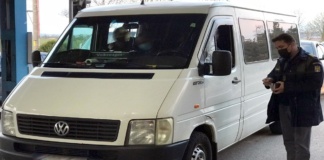 A vrut să treacă frontiera cu un permis de conducere fals, cumpărat cu 400 de euro