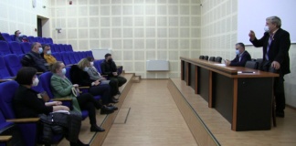 Centrele de permanență și de vaccinare din Bârlad, în pericol