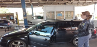Autoturisme cu ITP-uri false, depistate în trafic de polițiștii de frontieră hușeni