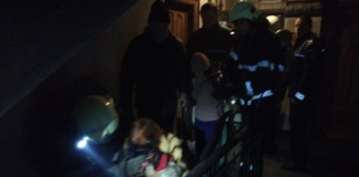 O tigaie uitată pe foc a scos oamenii din apartamente în plină noapte