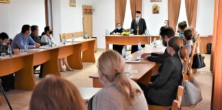 Elevi din Huși, cu părinți plecați în străinătate, incluși într-un proiect cu fonduri UE