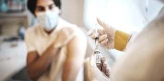 Peste 70 de medici de familie din județ, dispuși să vaccineze anti COVID-19 în cabinetele proprii