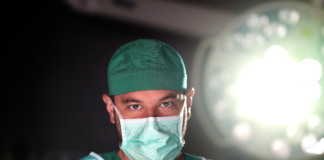 Exclusivitate regională la Arcadia: tratamentul chirurgical minim-invaziv al piciorului plat-valg la copii