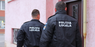 Doi puști de 13 și 14 au devastat două toalete ecologice