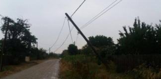 Vasluieni fără electricitate după furtuna de azi-noapte