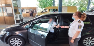 Doi moldo-români cercetați pentru o carte de identitate falsă descoperită asupra lor