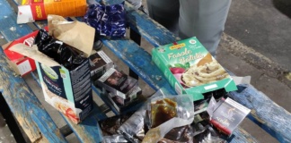 Nouă kilograme de tutun ascunse în cutii pentru alimente, descoperite la P.T.F. Albița