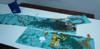 Suspectă în cazul unui furt de bijuterii în valoare de 200.000 euro, depistată de poliţiştii de frontieră vasluieni