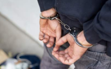 Minor de 15 ani reținut de polițiștii bârlădeni după mai multe furturi din magazine