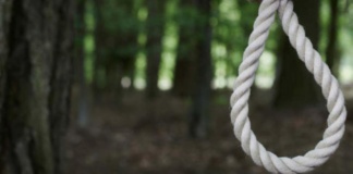 Femeia care voia să dea 5.000 de lei pentru a-și vedea soțul spânzurat, condamnată „pe repede înainte”