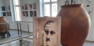 Expoziție Internațională de Caricatură – Portret „140 Bacovia”, la Muzeul Județean