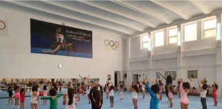 Fetițele din Bârlad, îndemnate să se înscrie la gimnastică