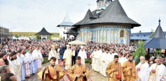 PS Ignatie: „Oare reușim, când venim la slujbă, să imortalizăm, în inima noastră, ca pe o fotografie, chipul lui Hristos?”