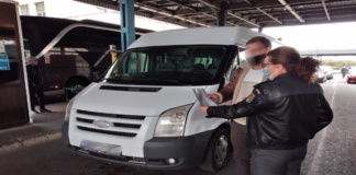 Intenționa să intre în România cu un microbuz, fără asigurare auto obligatorie