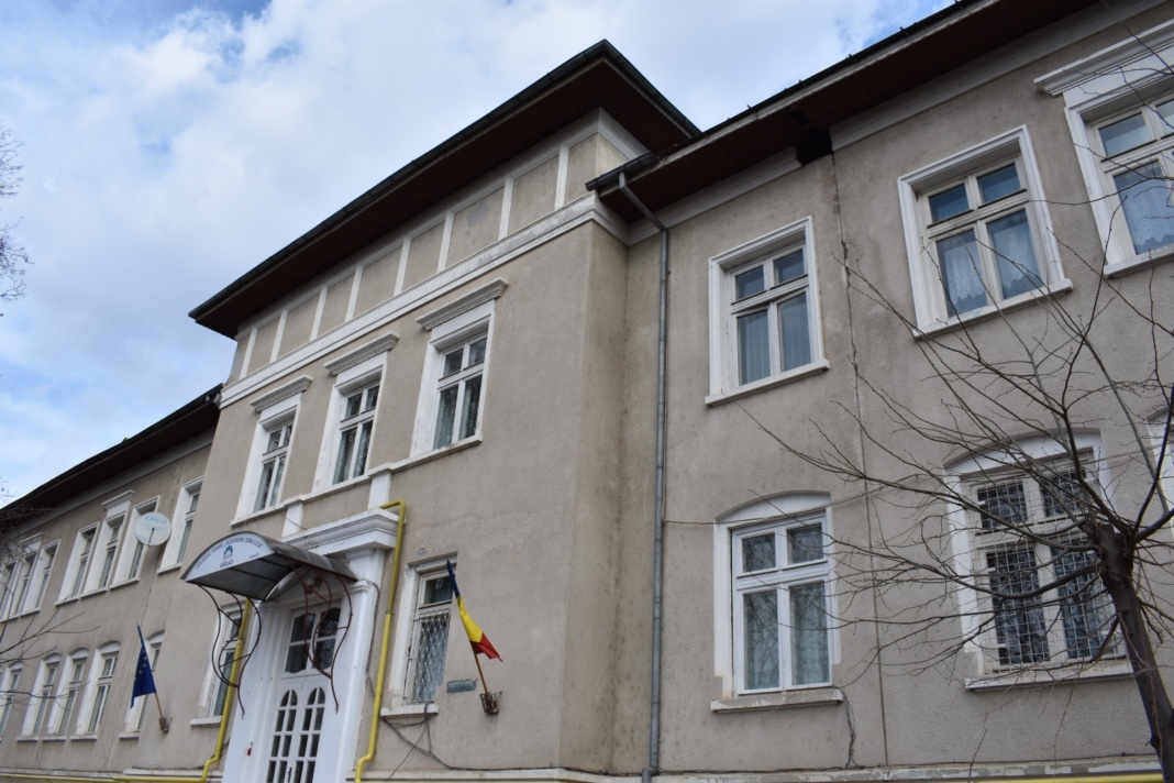 Bârlad: lucrările de consolidarea și modernizare a „Școlii Profesionale”, dorite de 29 de firme!