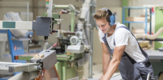 Învățământ dual și professional: agenții economici pot contribui la stabilirea planului de școlarizare