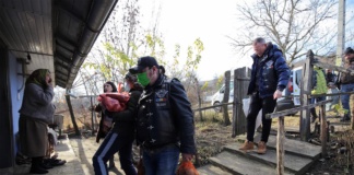 Asociația „Îngeri pe două roți”, din nou alături de bătrânii nevoiași