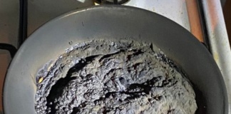 O scară întreagă evacuată de pompieri de la o oală de mâncare uitată pe foc