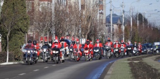 Familiile nevoiașe din Perieni, ajutate în prag de Crăciun de motocicliștii bârlădeni