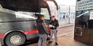 Cetățean din Republica Moldova, la volanul unui ansamblu rutier,
